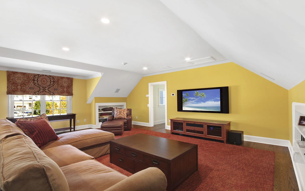 Compass Brian Milton Real Estate 26 Cider Mill Circle, Armonk NY