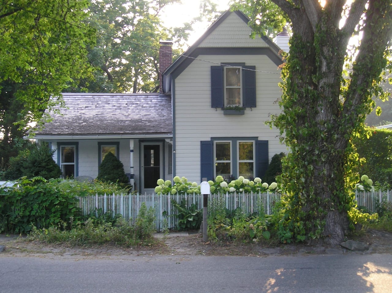 Charming Victorian in the Heart of Sag Harbor Village