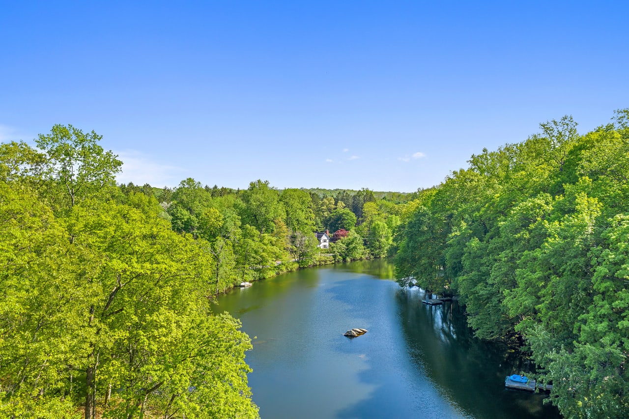 41 Long Pond Rd, Armonk NY Compass Greater NY Sold through with