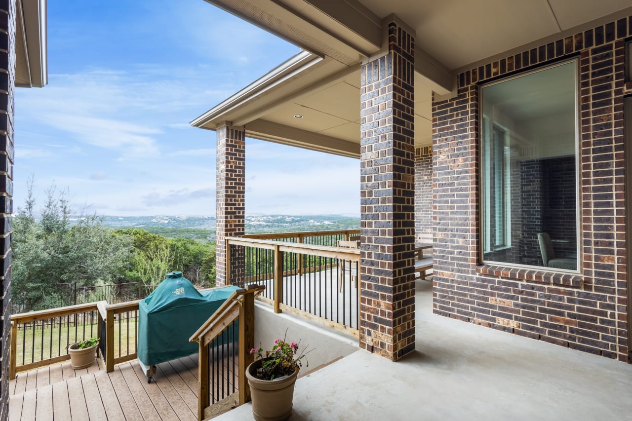 The Graves Group! Live Life Luxuriously! 8018 Vanity Hill San