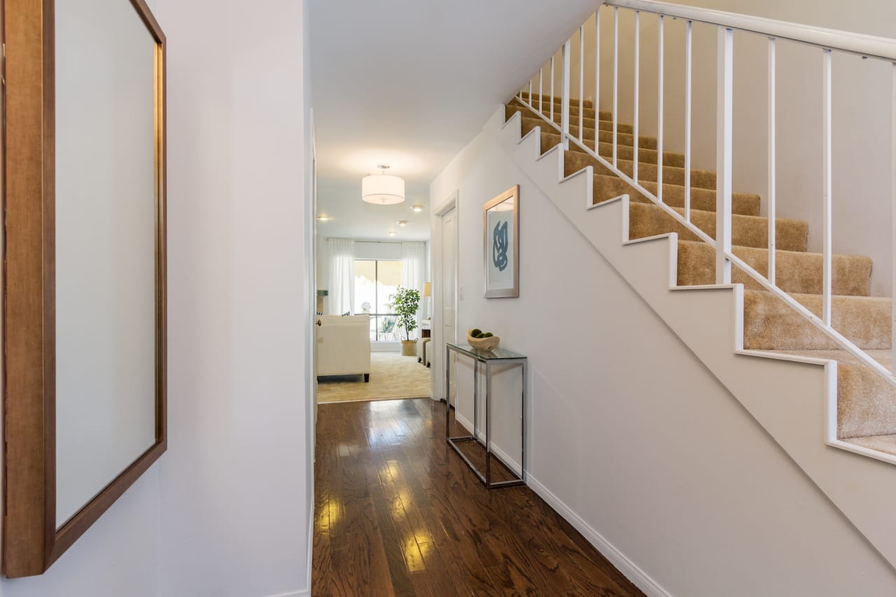 Front Facing Spacious Townhouse