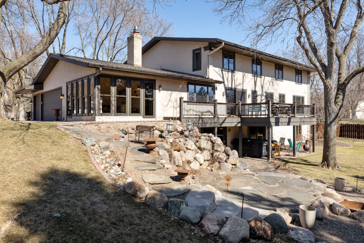 6601 Field Way, Edina