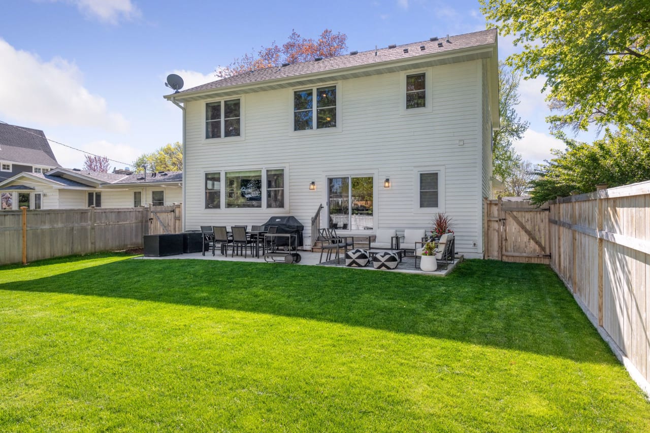 5825 Kellogg Ave, Edina