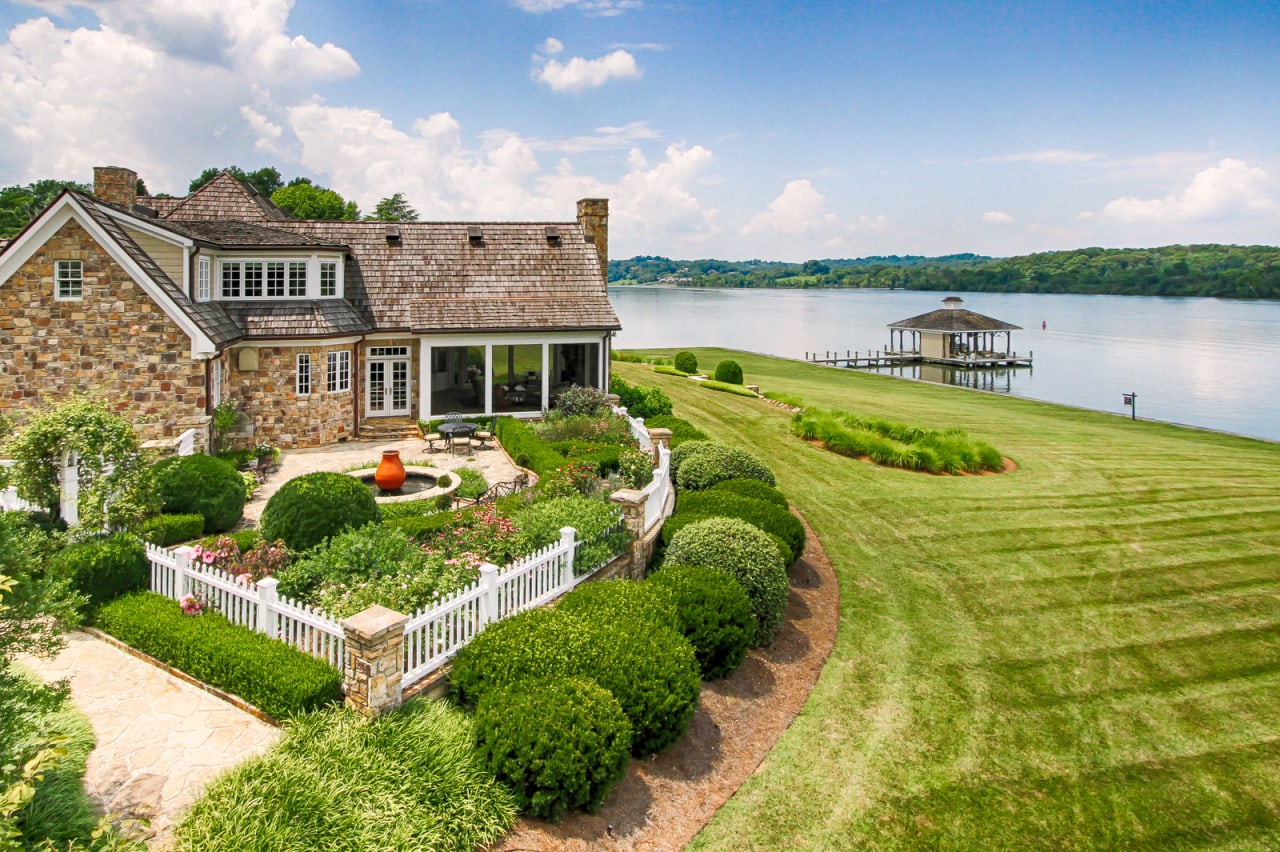 Beechwood Lakefront Estate