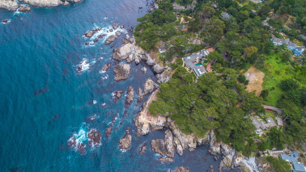 Monterey compound featured in ‘Basic Instinct’ lists for $52 million