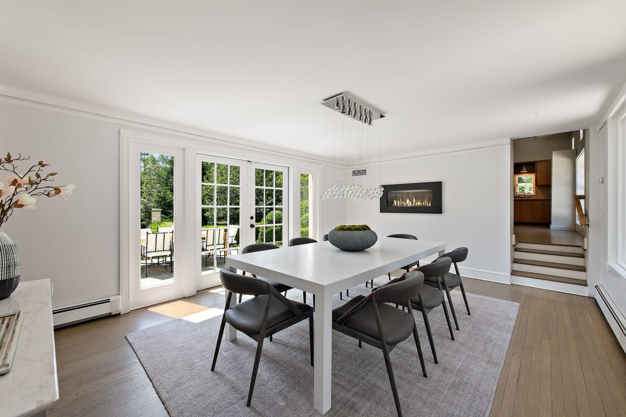 Compass Brian Milton Real Estate 64 Chestnut Ridge Road, Armonk NY