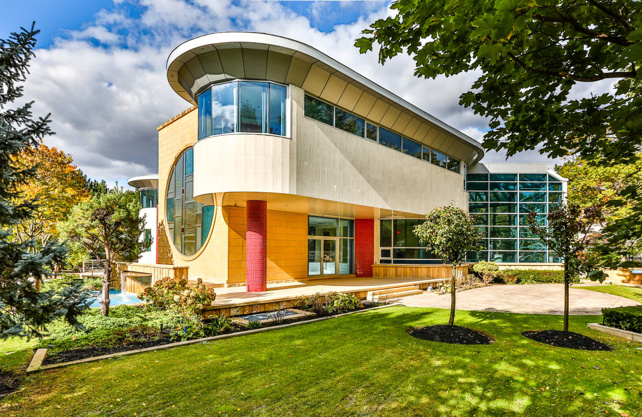 2400 Doulton Drive, Mississauga, Ontario Barry Cohen Homes Barry