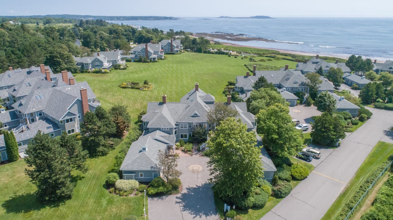 Oceanfront Condo in the Desirable Atlantic House The David Banks Team