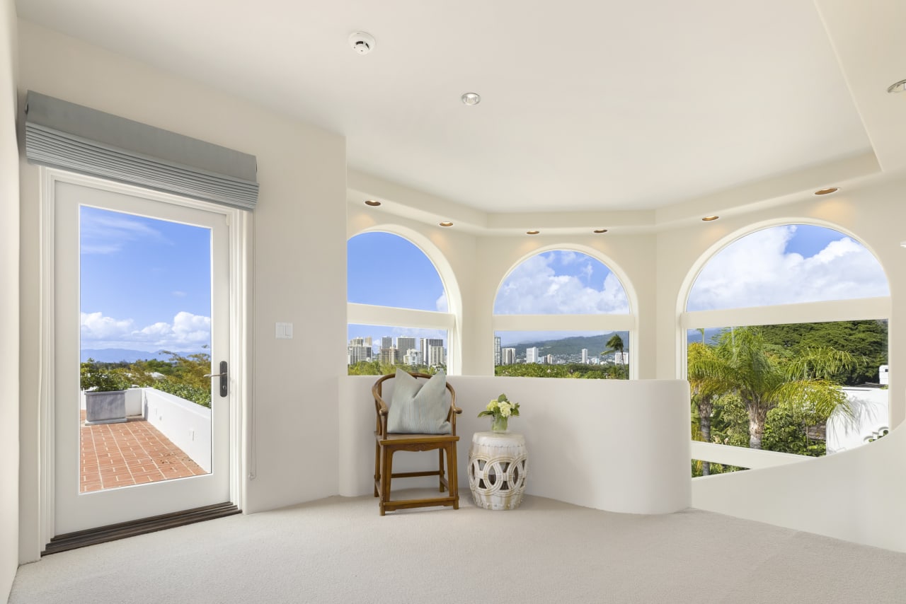 3919 Noela Place Honolulu, HI 96815 Tracy Allen