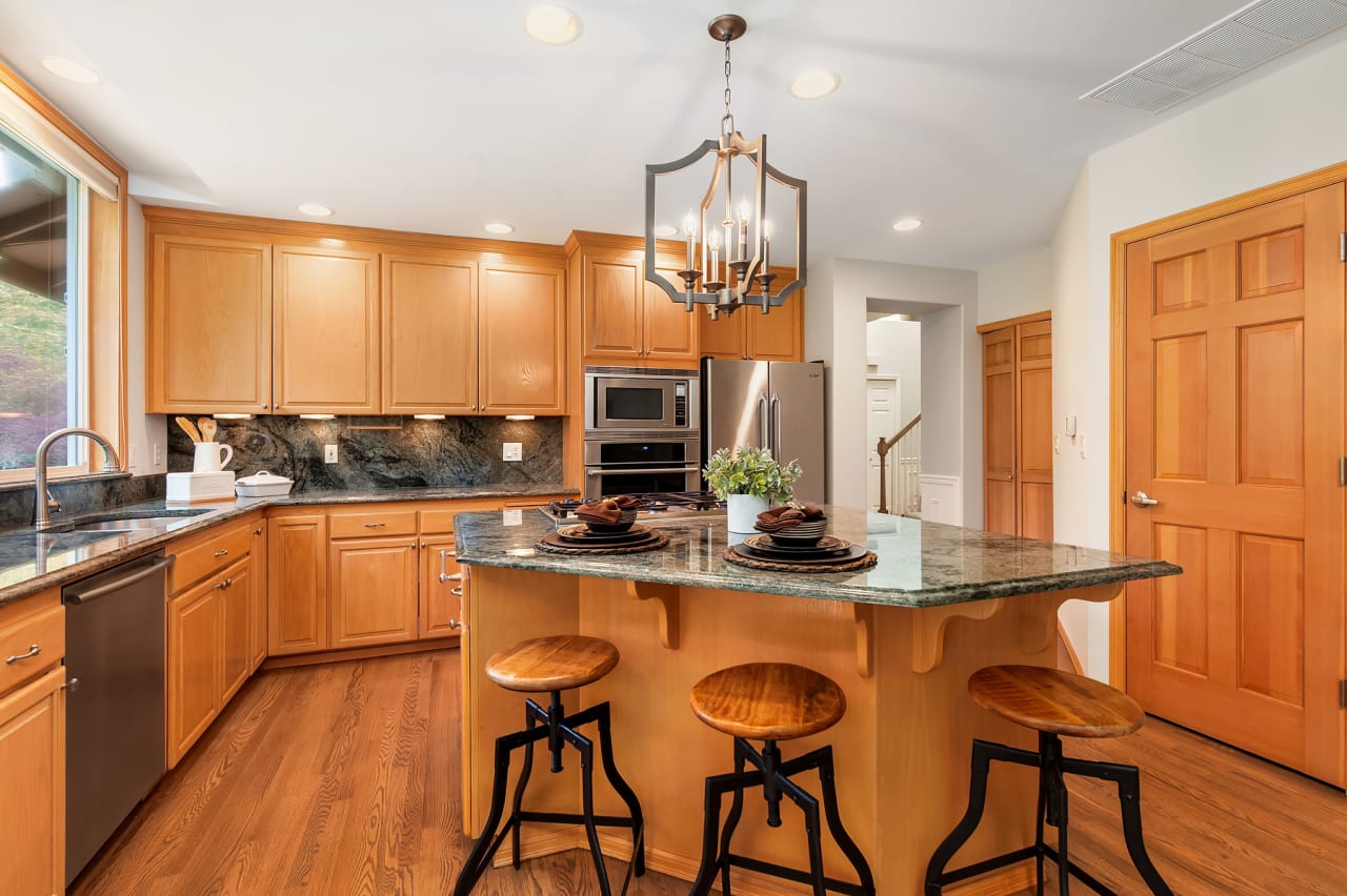 Woodinville, WA Lake of the Woods The Reese Real Estate Team