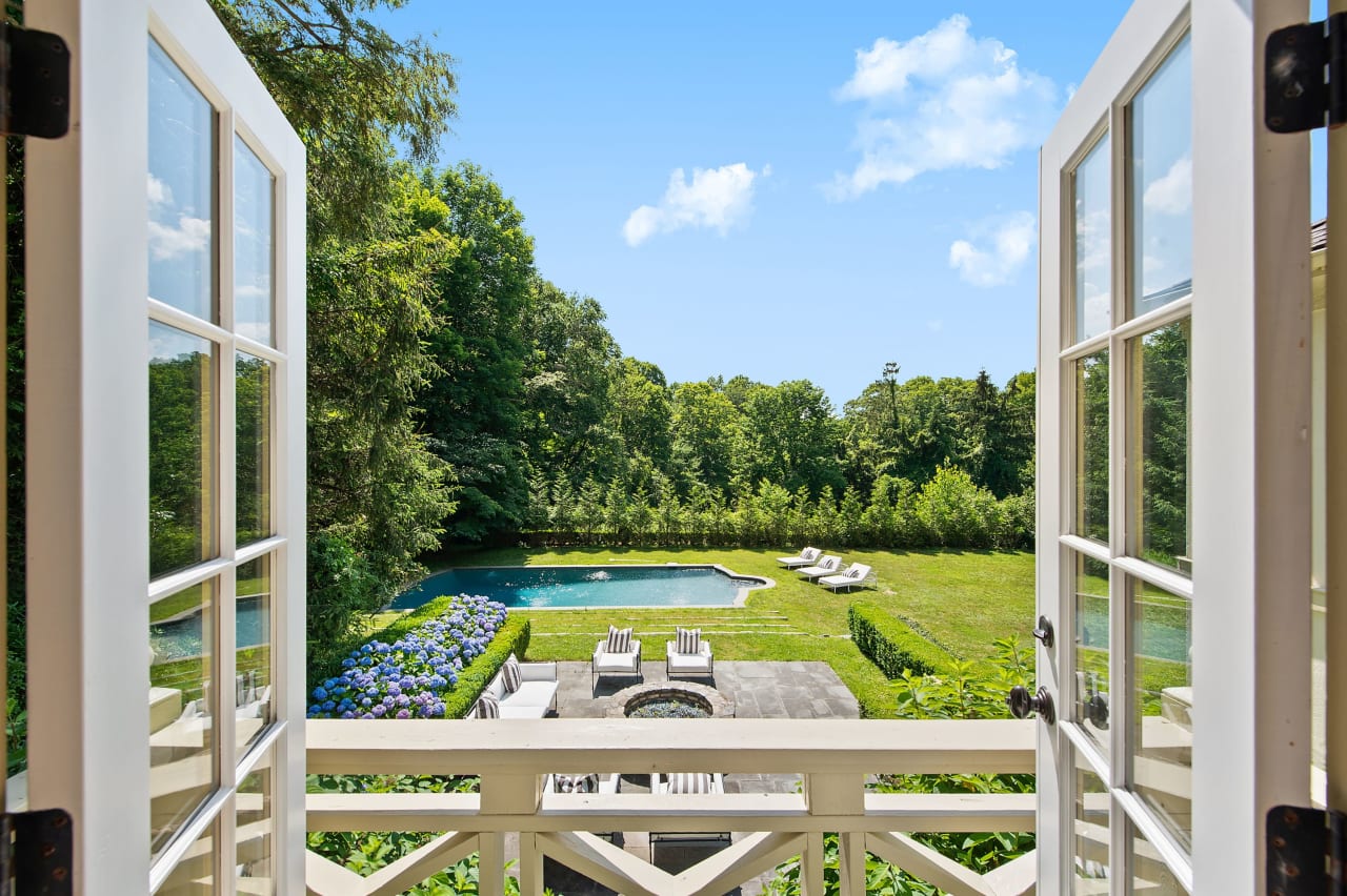 Compass Brian Milton Real Estate 64 Chestnut Ridge Road, Armonk NY