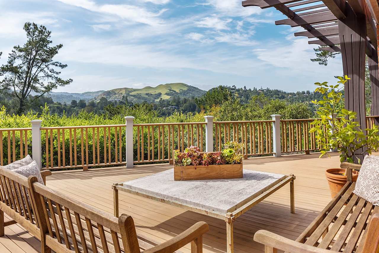 Living in Kent Woodlands Boulevard Real Estate