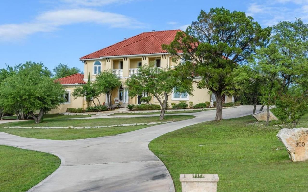 300 Secretariat Dr The Veritas Group The Veritas Group