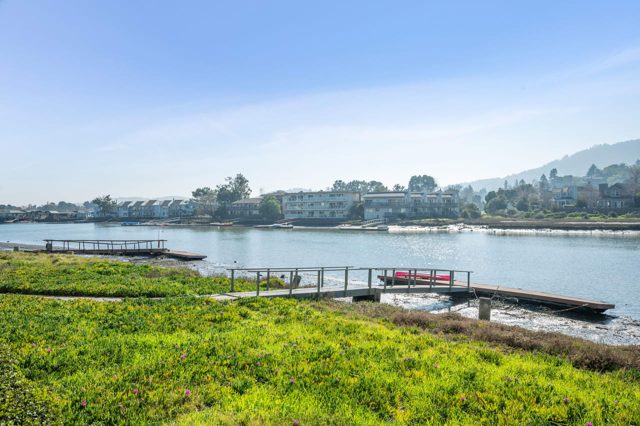 Greenbrae View Condo