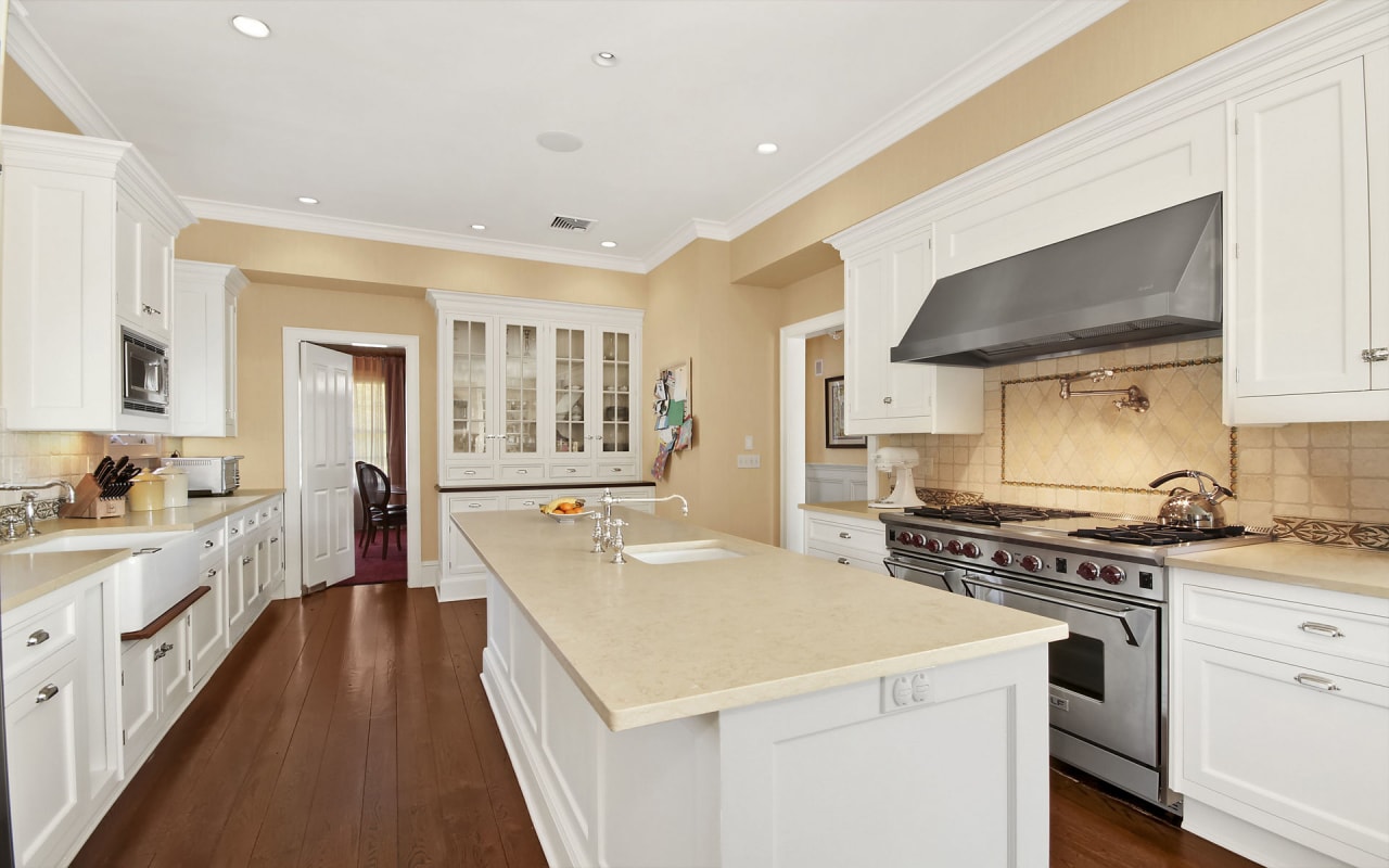 Compass Brian Milton Real Estate 26 Cider Mill Circle, Armonk NY