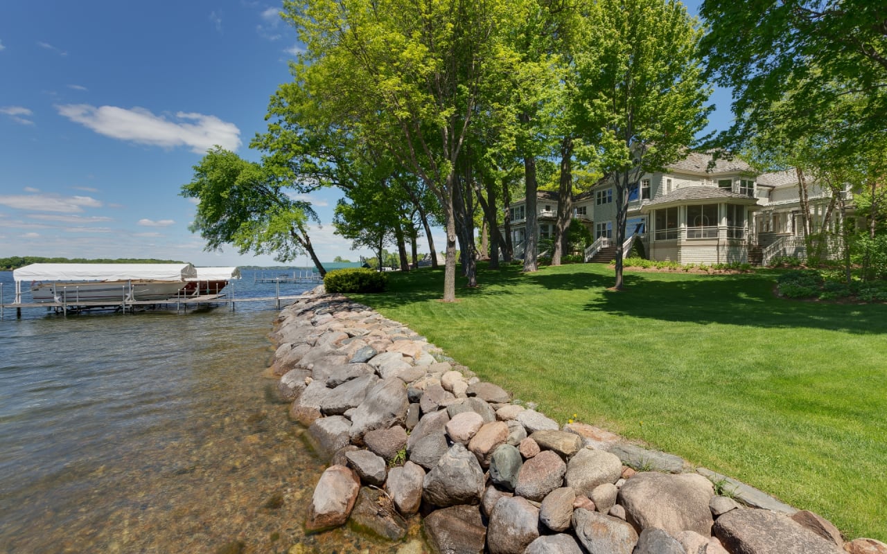 4630 Linwood Circle, Deephaven, Cottagewood, Ellen DeHaven, Coldwell