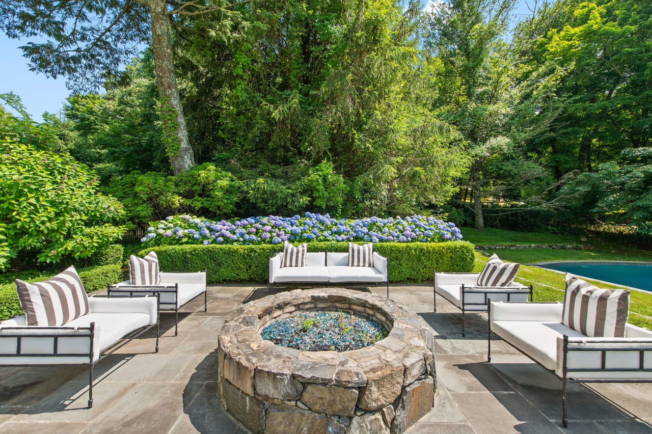 Compass Brian Milton Real Estate 64 Chestnut Ridge Road, Armonk NY