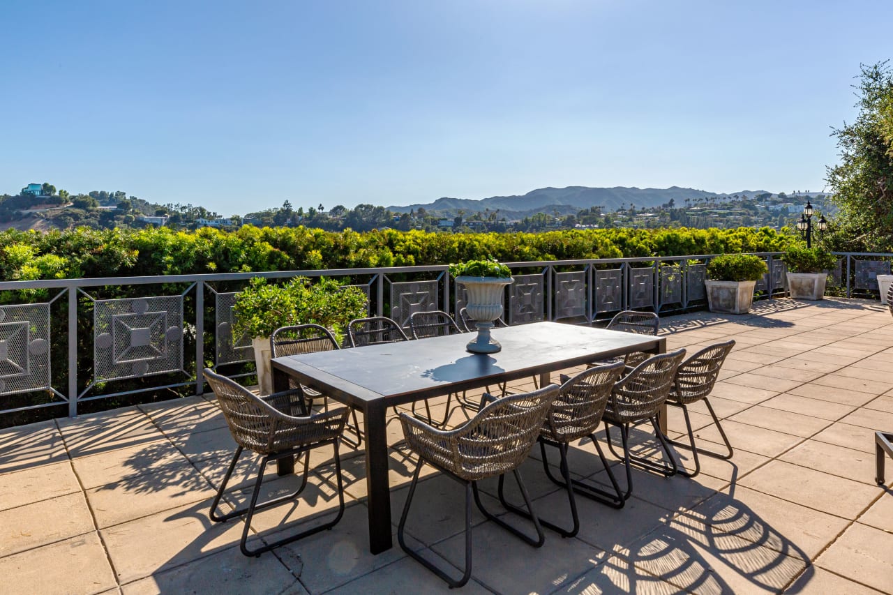 Mid-Century Retreat with Views