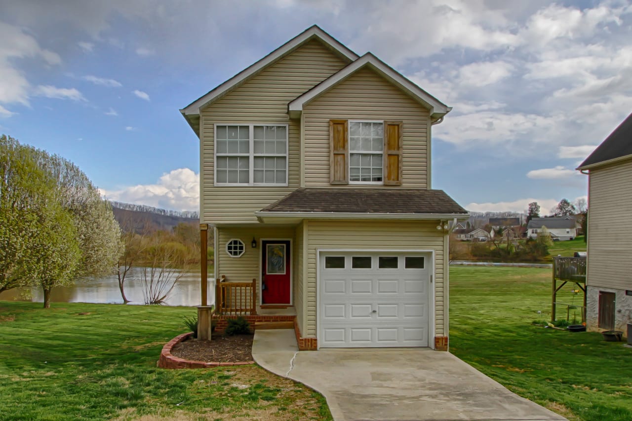 Victoria's Landing Lucas Haun