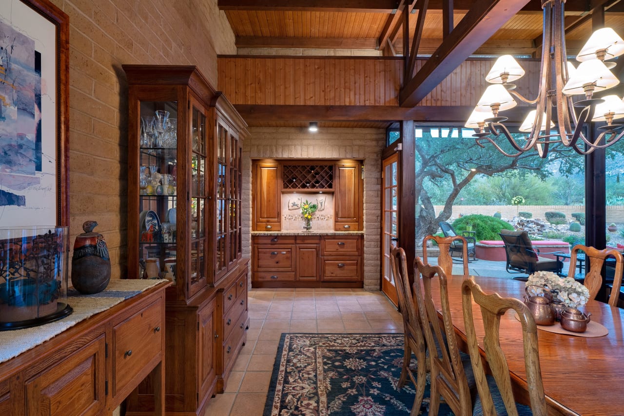 Unique Estate in Oro Valley Country Club