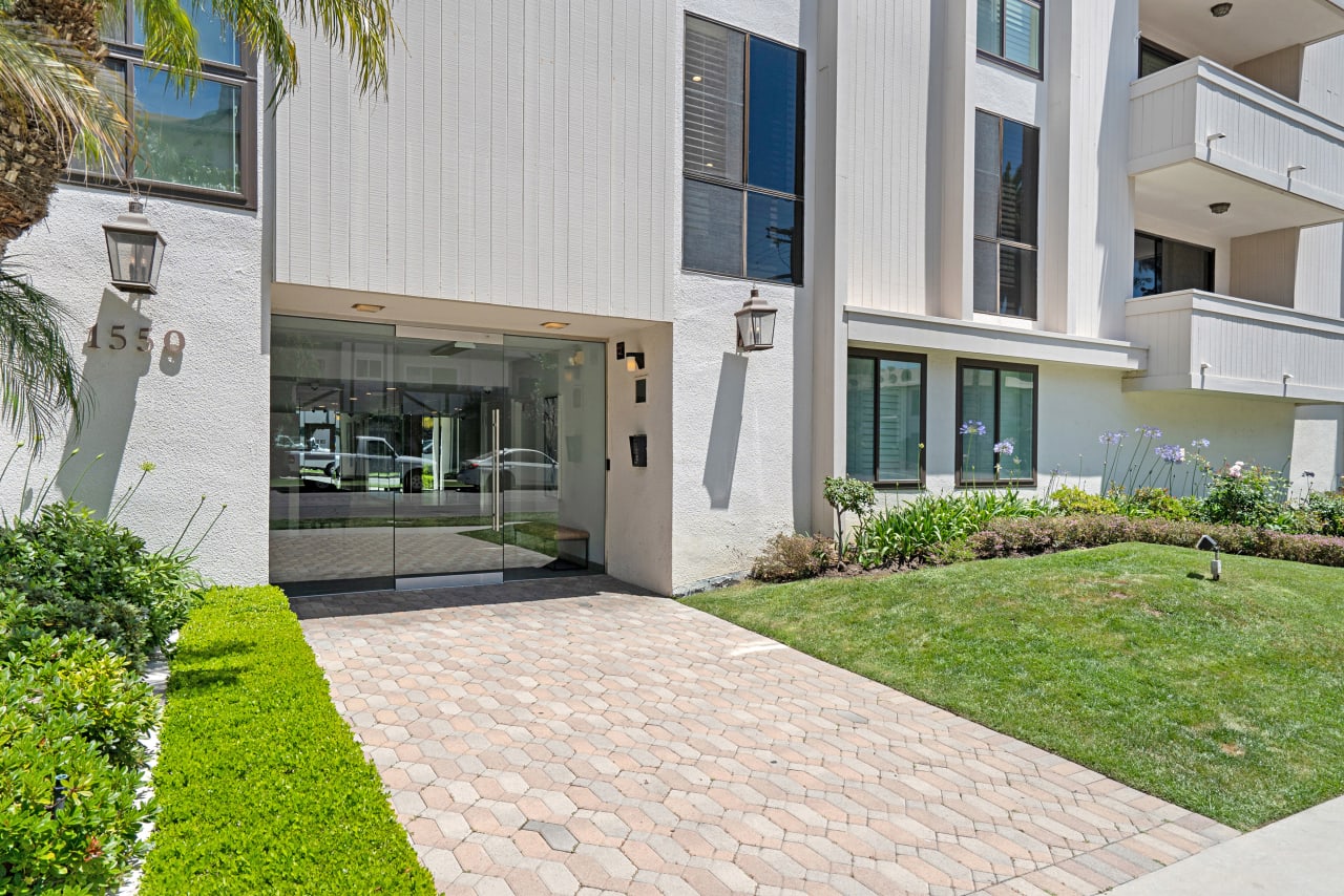 Gorgeous Westwood Penthouse