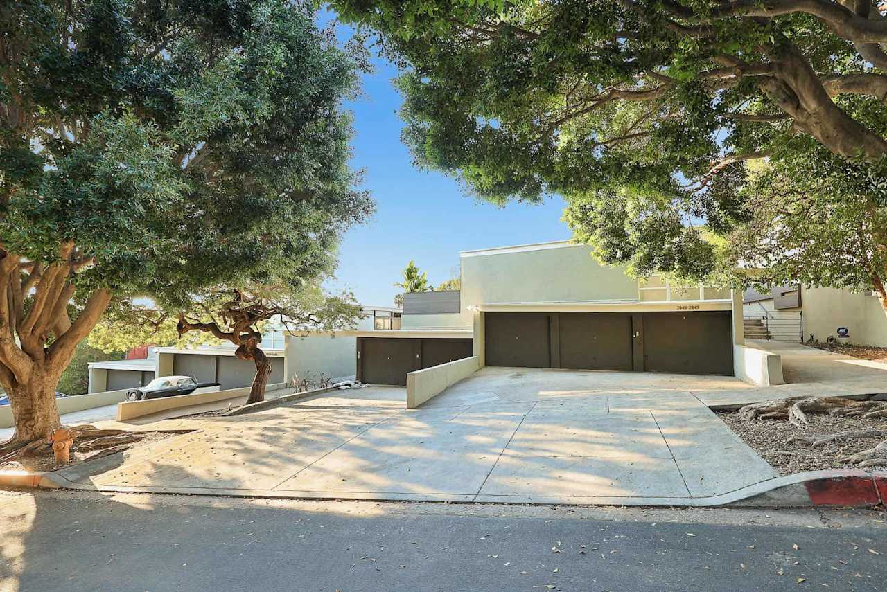 Rare Unit in Gregory Ain’s Avenel Cooperative Housing Up for Grabs in