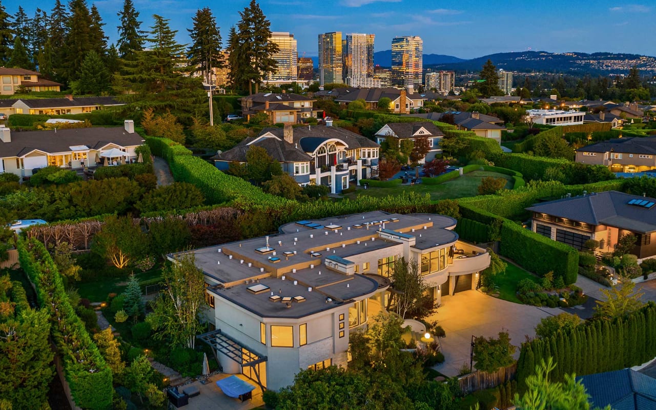 Sleek & Sophisticated Modern On Clyde Hill Team Foster