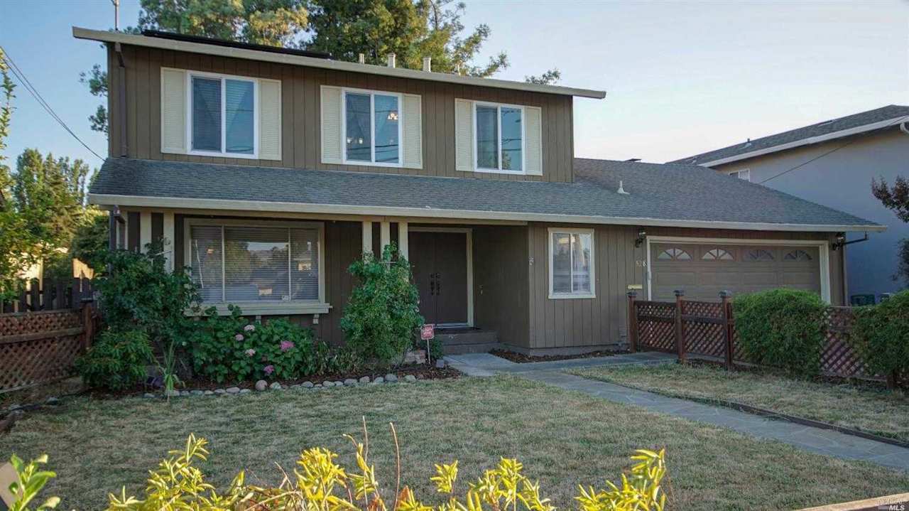 MLS 21716609 528 Ely Blvd S, Petaluma, CA 94954