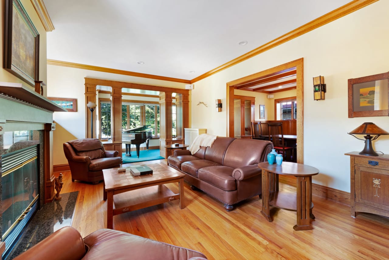 Charming Prairie-Style Logan Square Home: 2657 W. Logan Blvd