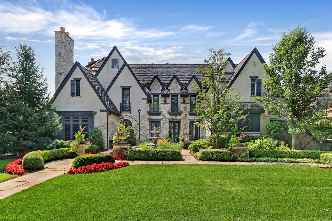 world class home in southeast hinsdale