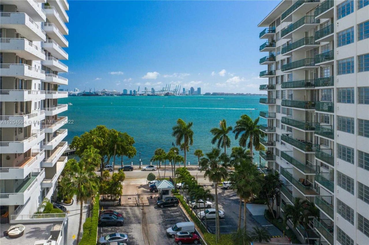 1408 Brickell Bay Dr Unit 215