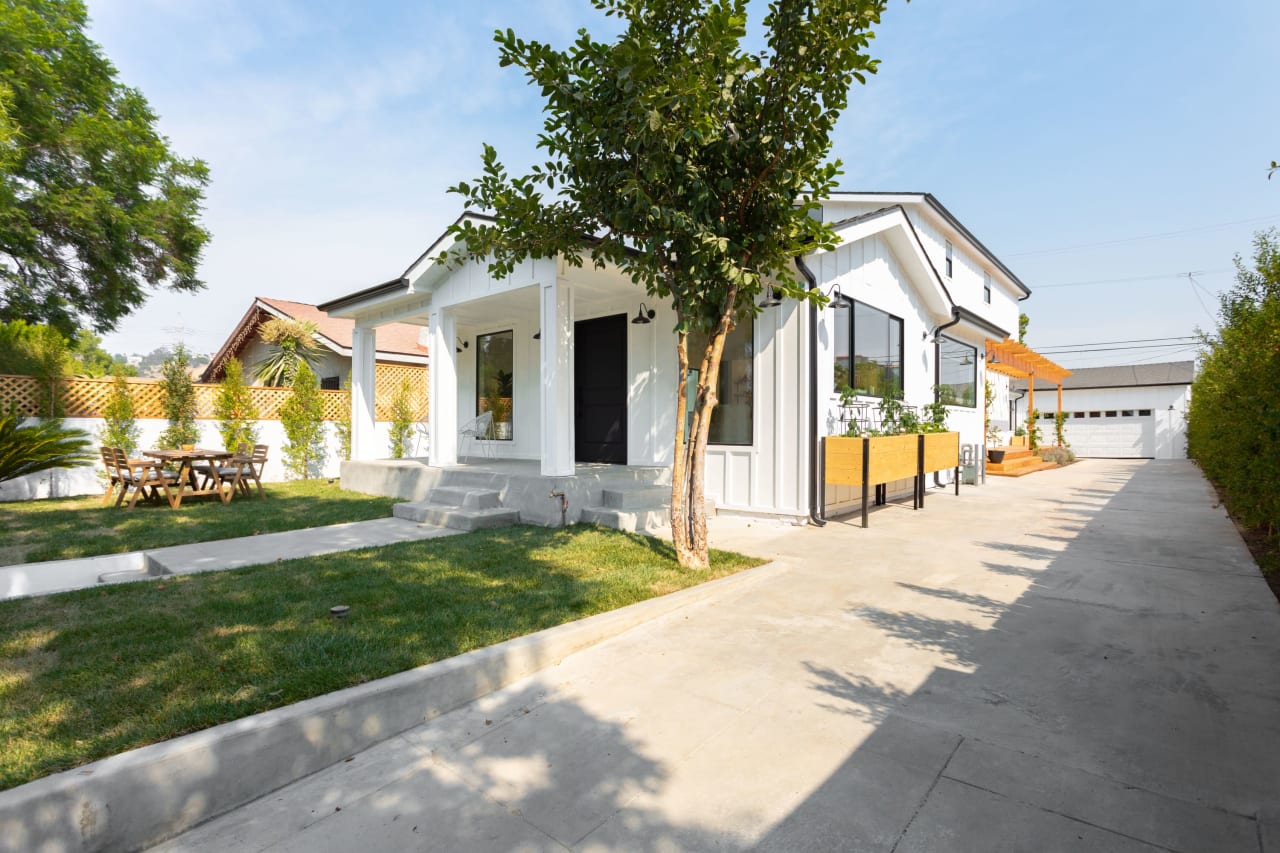 A modern farmhouse compound  in creative Frogtown