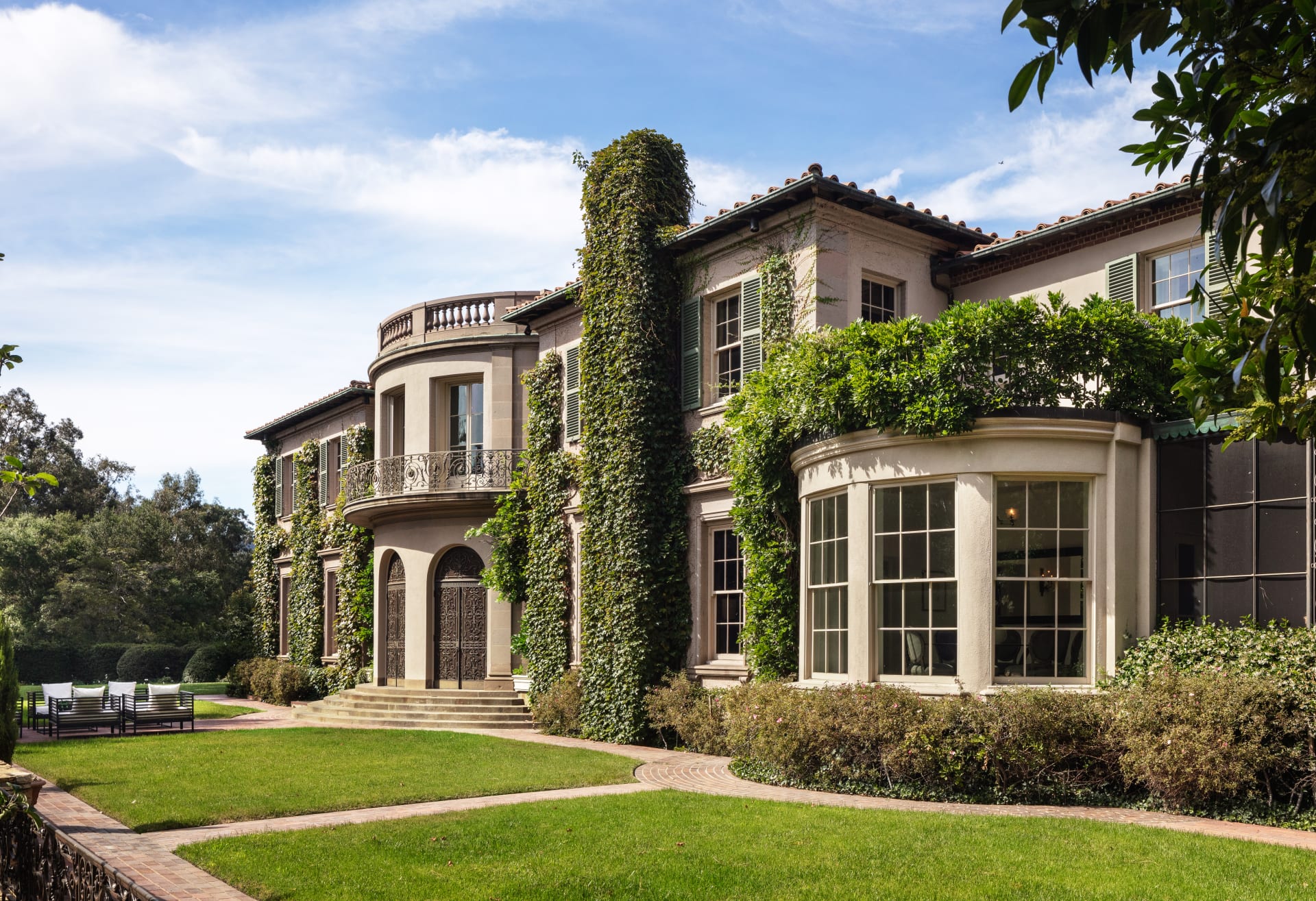 The Owlwood Estate 141 S Carolwood Drive, Los Angeles, CA Dawn McKenna