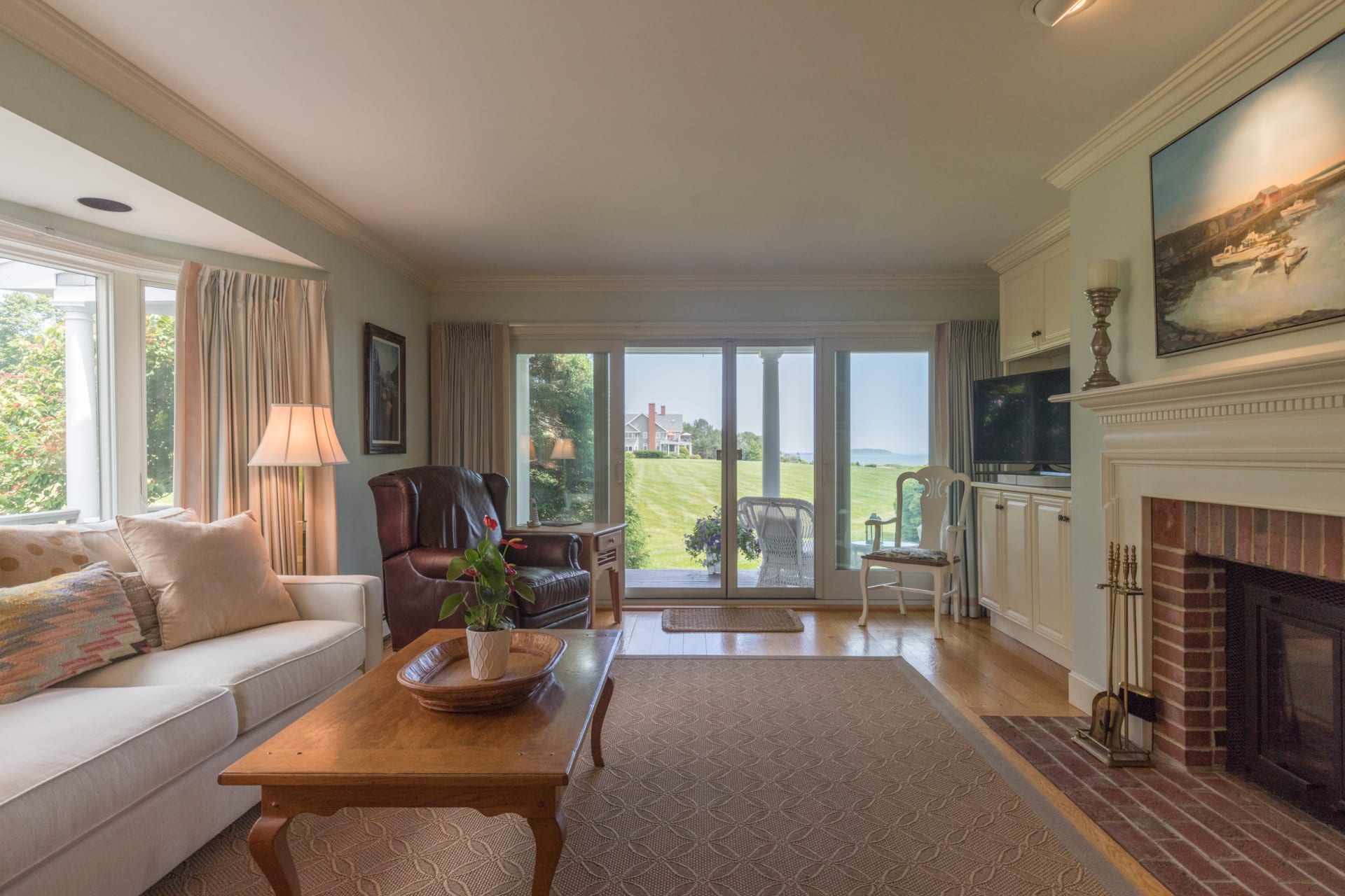 Oceanfront Condo in the Desirable Atlantic House The David Banks Team