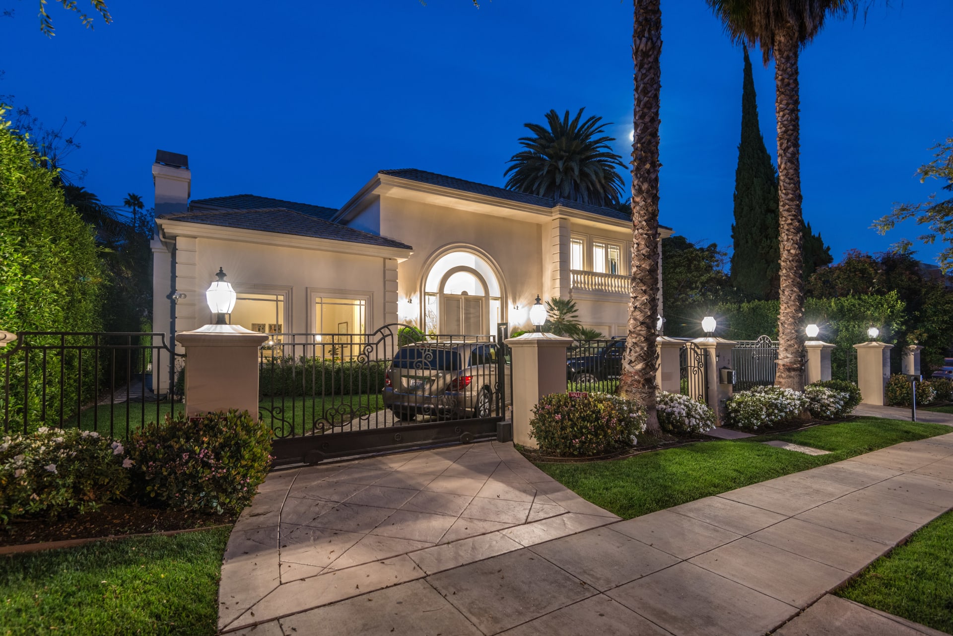 Beautiful Villa in the Beverly Hills Flats Jade Mills Estates