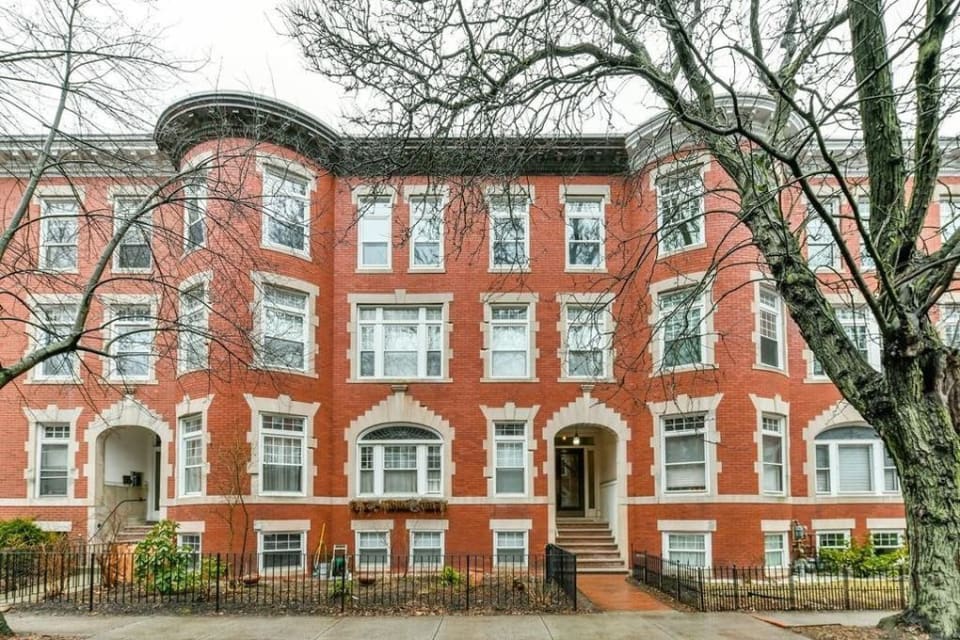 2 Bedroom, 2 Full Bath Condo for Sale in Brookline Just Listed Brookline Real Estate Ellen