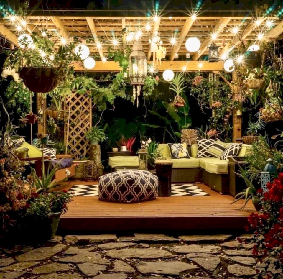 How To Create An Outdoor Oasis