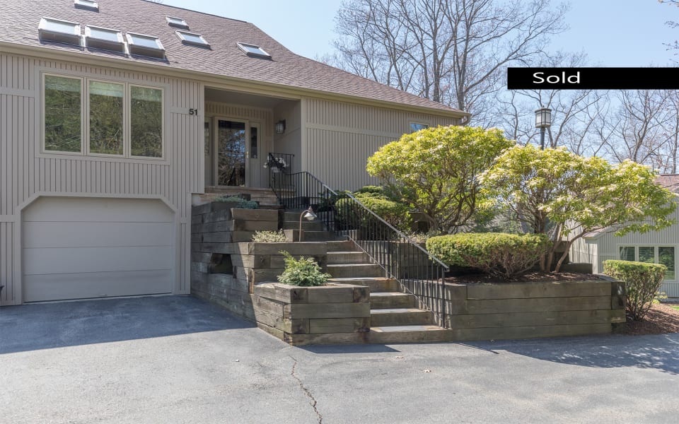 Sophisticated Wildwood Condo The David Banks Team RE/MAX By The Bay