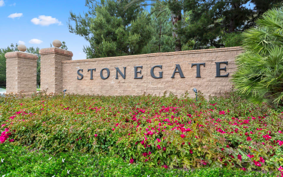 Stonegate/Stonegate East Neighborhood Guide Chris Kwon