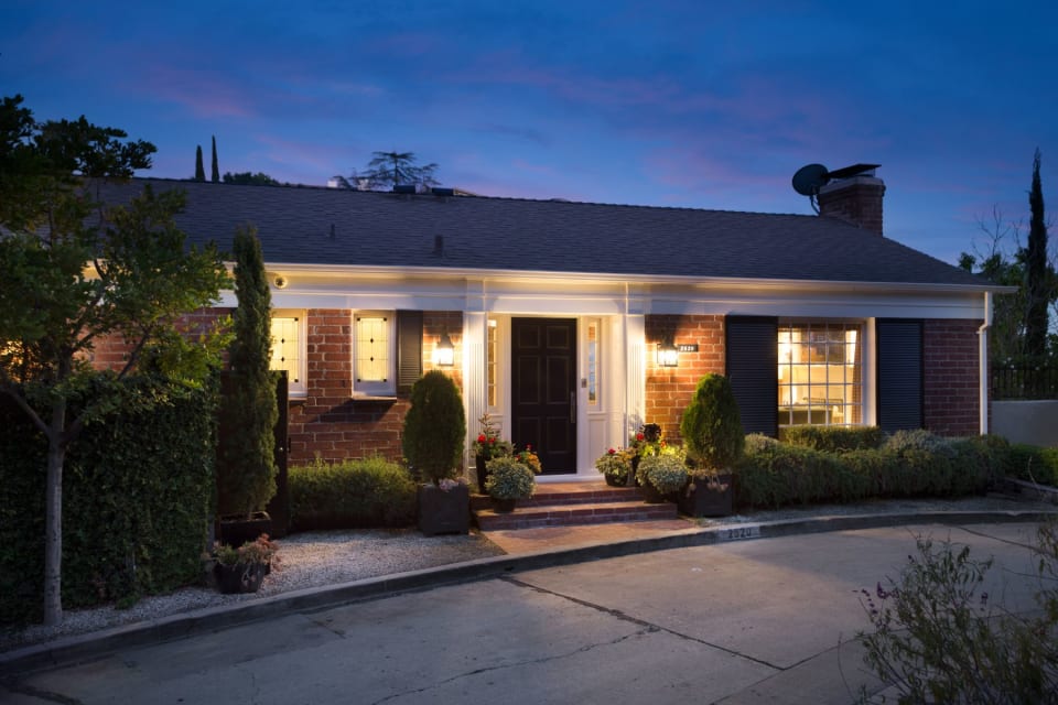 2520 Chislehurst Place Victoria & Michael Los Angeles Luxury Real