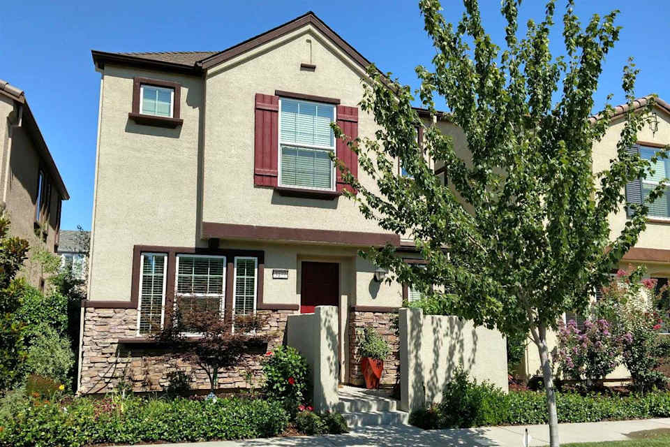 MLS 20018422 3177 Village Plaza Drive, Roseville, CA 95747