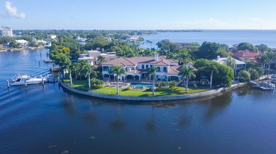 Snell Isle Neighborhood Guide Sarah and Don Howe