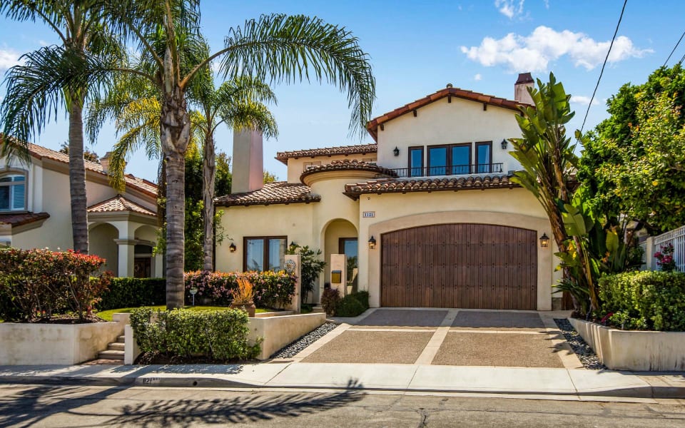 1121 Goodman Ave Accardo Real Estate Associates