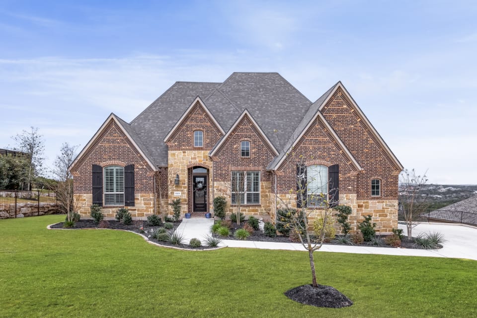 The Graves Group! Live Life Luxuriously! 8018 Vanity Hill San