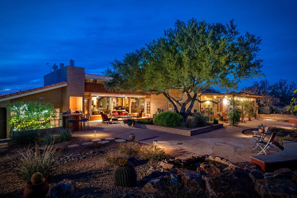 Unique Estate in Oro Valley Country Club Gray St. Onge Southern