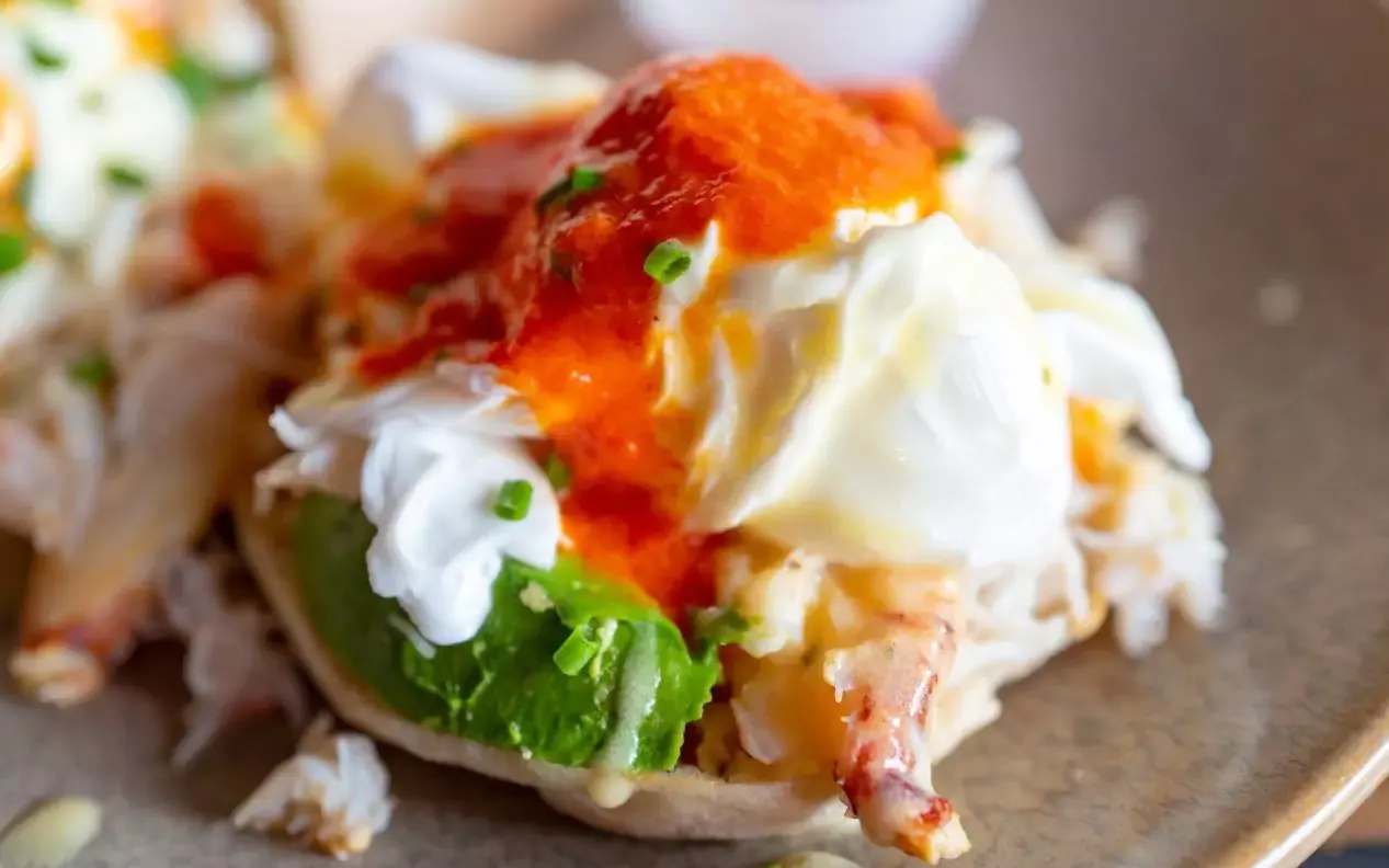 Dungeness crab Benedict
