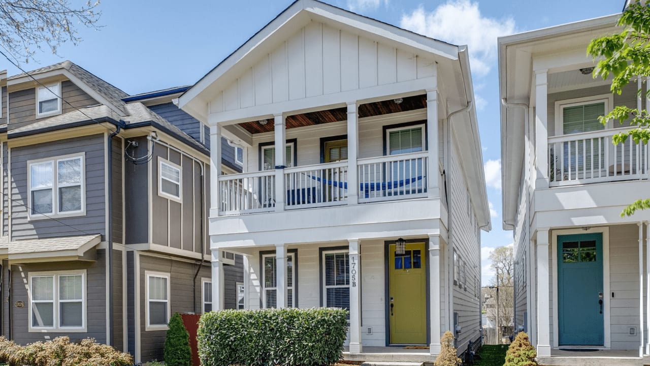 TOURING A $925,000 Nashville HOME IN THE HEART OF BELMONT