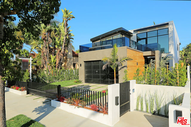 424 N La Jolla Ave