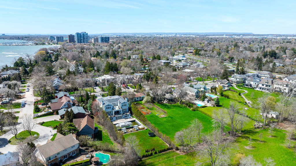 21 Belvedere Drive, Oakville