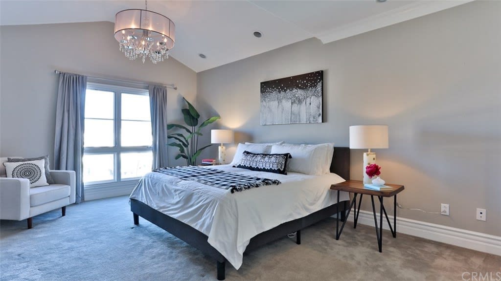 12026 Hoffman St #401